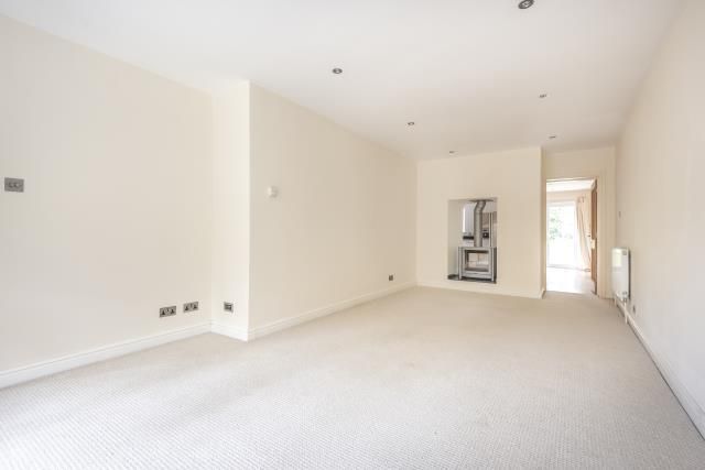 Amberley, Wellington Avenue, Surrey photo 4