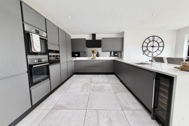 11, Leeds Road, Leeds photo 4