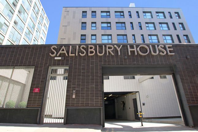 Flat to rent in Salisbury House, City Centre