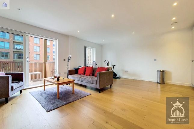 Flat to rent in Reverence House, Lismore Boulevard, London