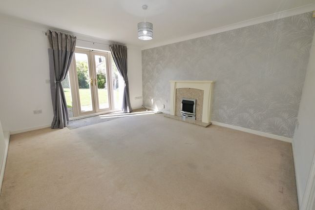 8, Field View, Doncaster photo 2