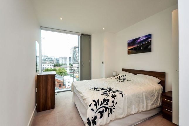 Landmark West Tower, Canary Wharf photo 4