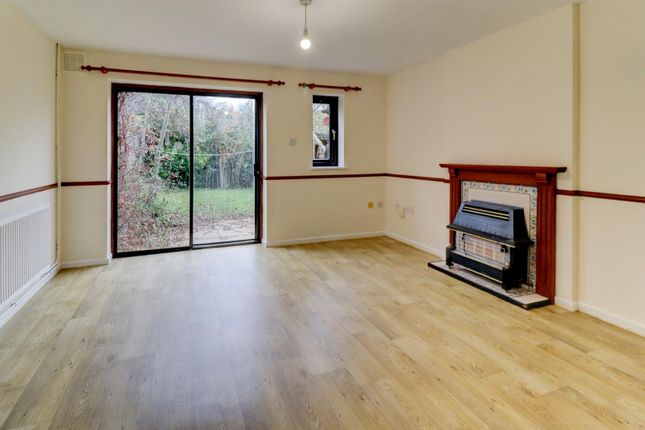 21, Coughton Drive, Leamington Spa photo 5