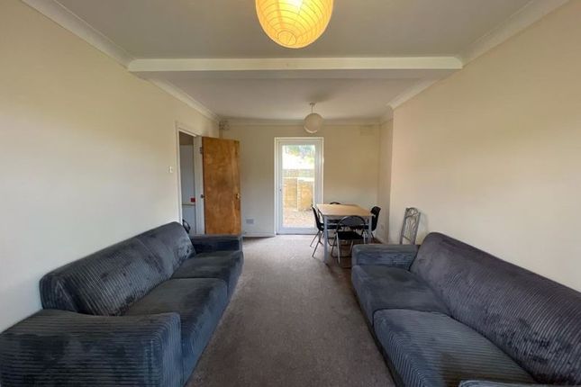 Terraced house to rent in The Avenue, Brighton