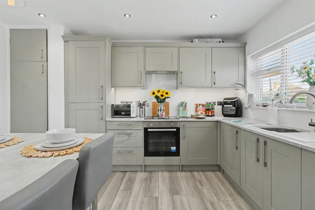 28, Common Close, King's Lynn photo 4