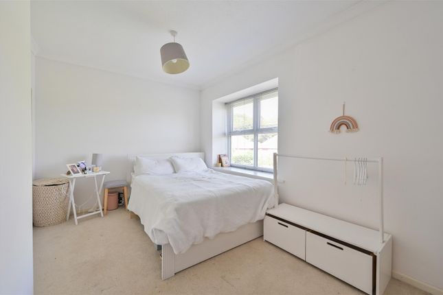 10 Ambleside, Langdale Avenue, Harpenden photo 4