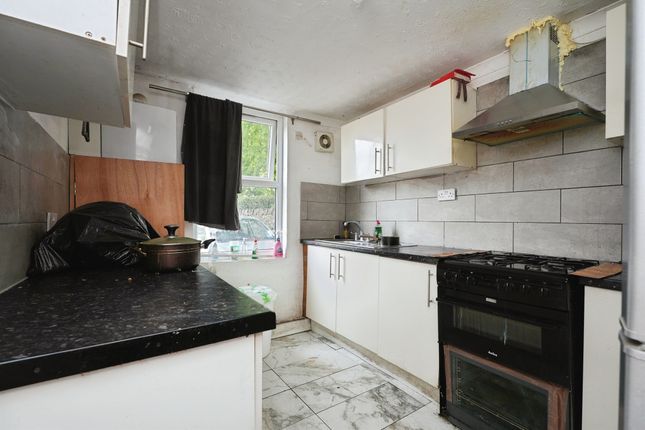43, Upper George Street, Huddersfield photo 2