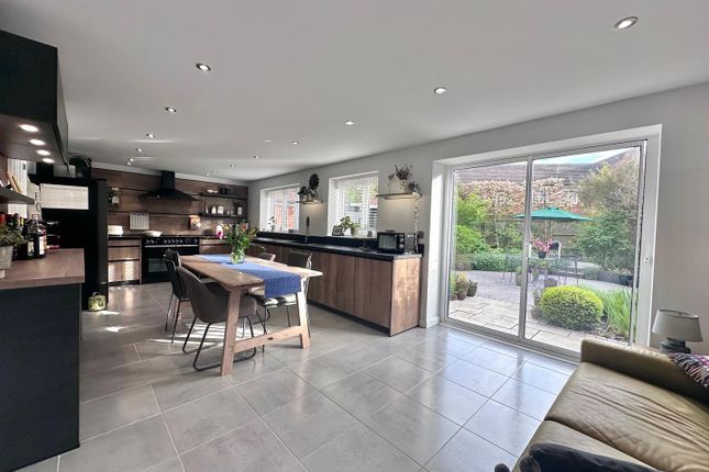 7, Weaver Brook Way, Nantwich photo 3