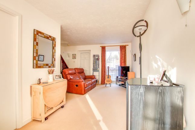 15, Ashlet Gardens, New Milton photo 2