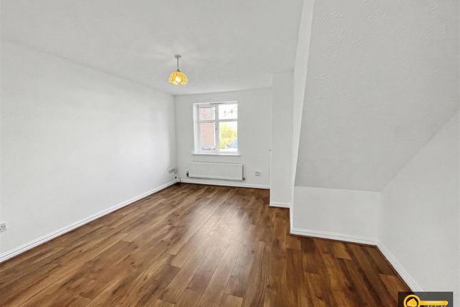 100, Penshurst Way, Nuneaton photo 2