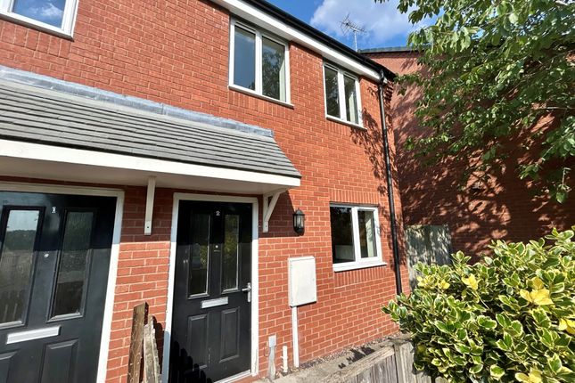 2-bed house on 2, Highfield Close, MANSFIELD, £660/mo