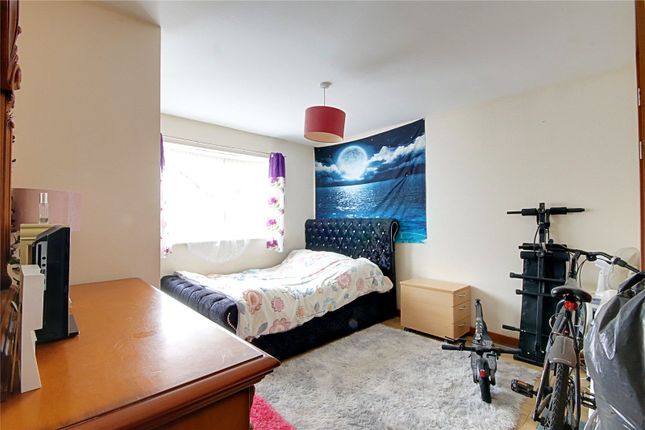 3, Rossmore Close, Enfield photo 4