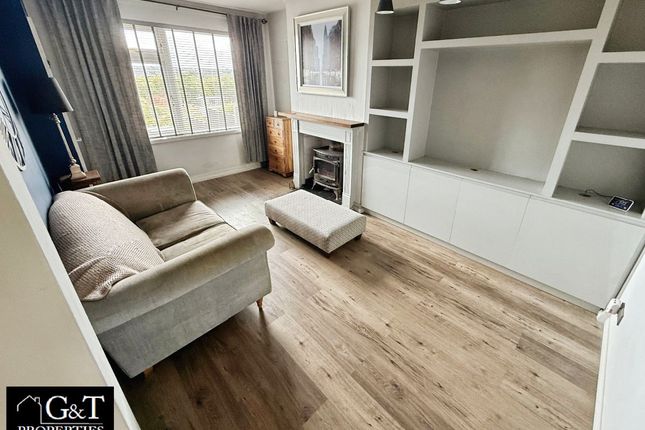 18 Belle Vue Road, Brierley Hill photo 2
