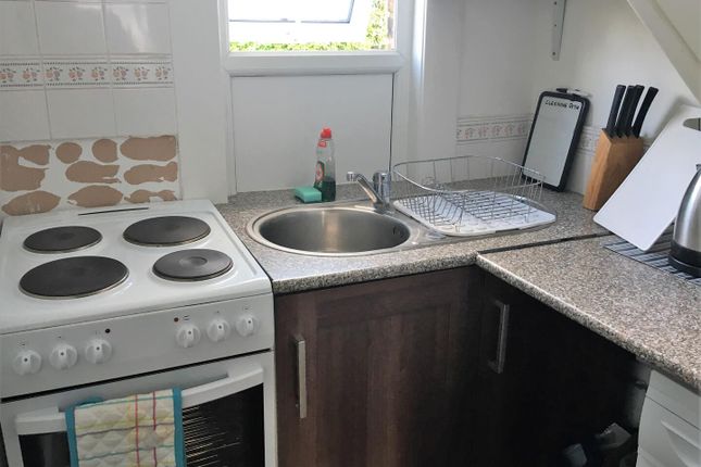 61, Double Room, Croydon photo 5