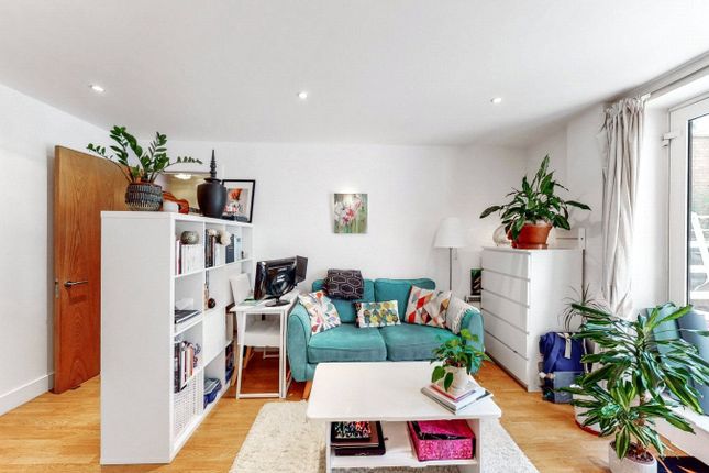 Thumbnail Flat to rent in Seward Street, Clerkenwell