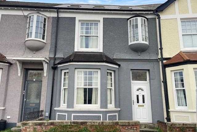 Thumbnail Terraced house for sale in Marine Crescent, Falmouth