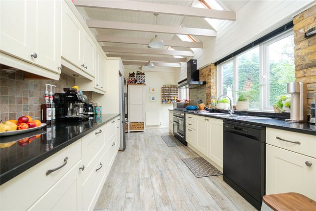 76, Strawberry Vale, Twickenham photo 3