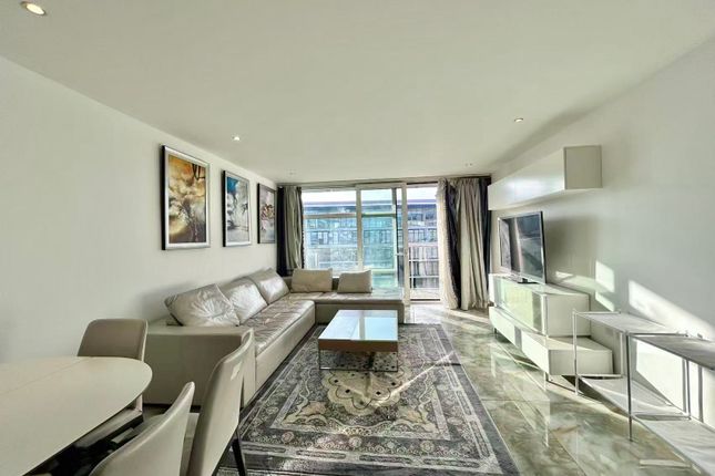 2-bed flat on Queenstown Road, London, £3,792/mo
