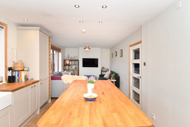 8, Gibblestone Road, Shetland photo 3