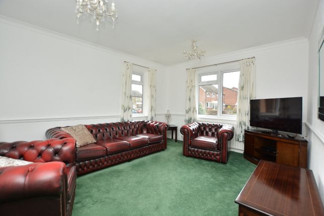 Flat for sale in 10 Gresley House, Sussex Avenue, Horsforth, Leeds, West Yorkshire