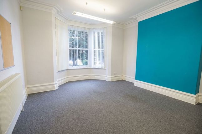 171 Bury New Road, Manchester photo 5