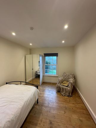 Room to rent in Old Redding, Harrow