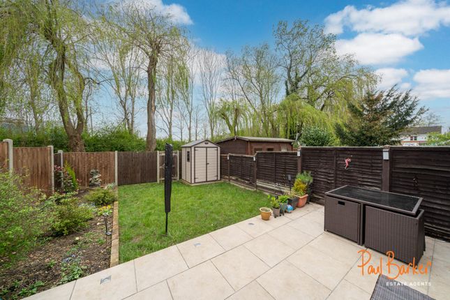 Semi-detached house for sale in Alsop Close, London Colney, St.Albans