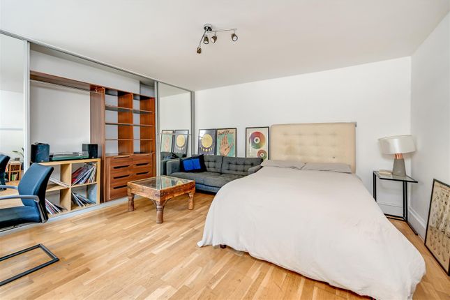 Basement Flat, 5, Berkley Road, London photo 4
