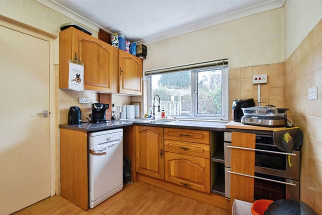26, Ynyslas Crescent, Neath photo 2