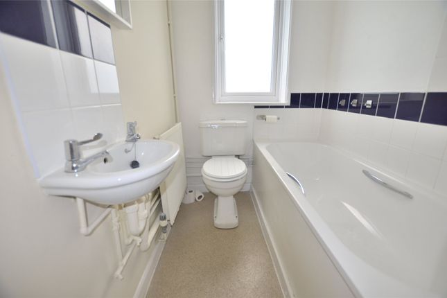 24, Twyford Road, Surrey photo 4