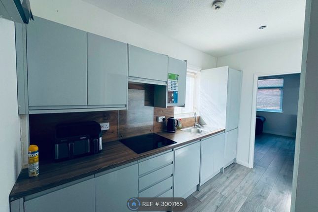 Flat A, Holderness Road, Hull photo 3