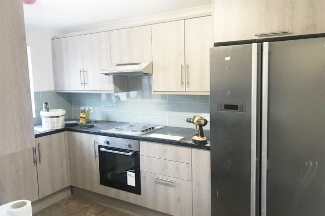 Unit 4, 268, Long Riding, Basildon photo 3