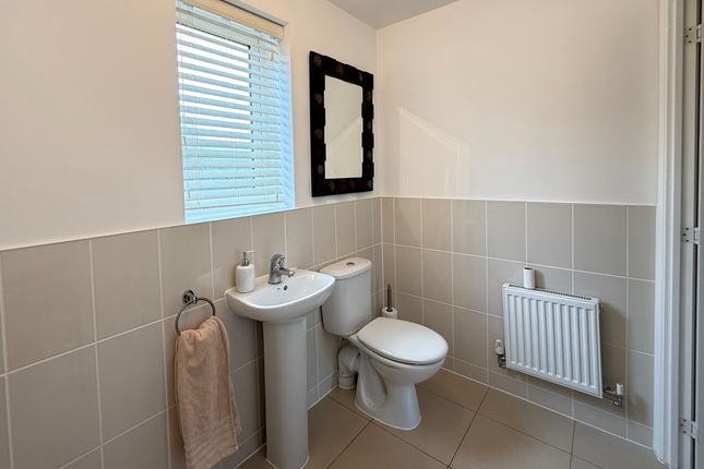 1 Greenacres Road, Sarisbury Green, Southampton photo 4
