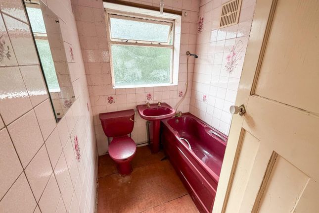 70, Ridgeway, Leeds photo 4