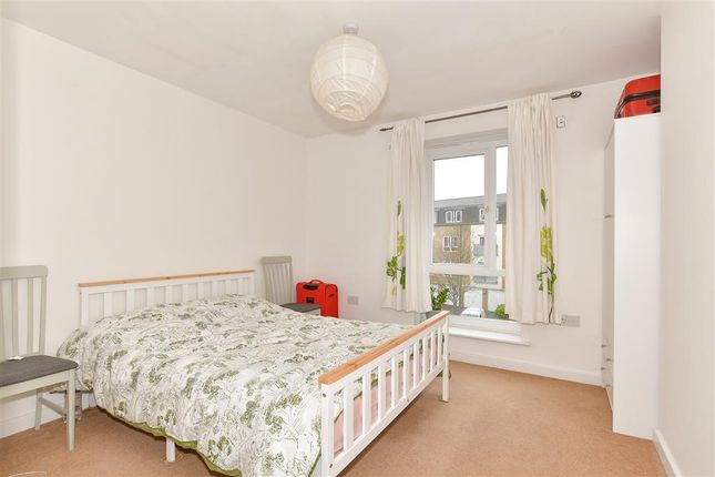 Flat for sale in High Street, Rochester, Kent