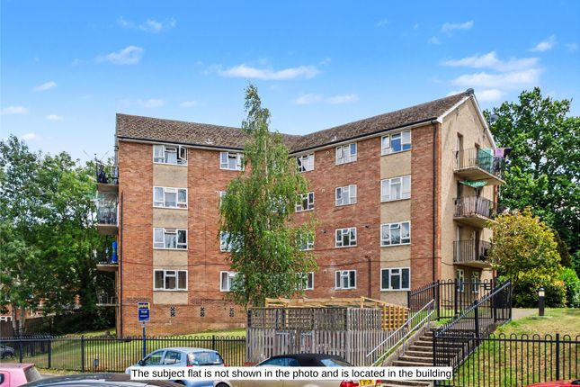 2-bed flat on Flat 24, Hunters Hill, Reading, £55,000
