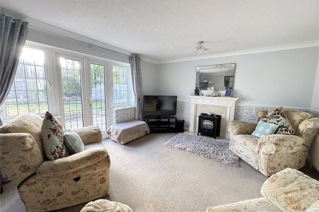 43, Longfield Road, Hordle photo 3
