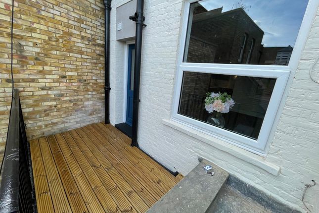 Flat for sale in 29A King Street, Gravesend, Kent