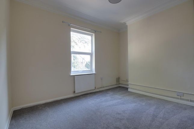 Flat 4, 6 Westfield Terrace, Gloucester photo 4