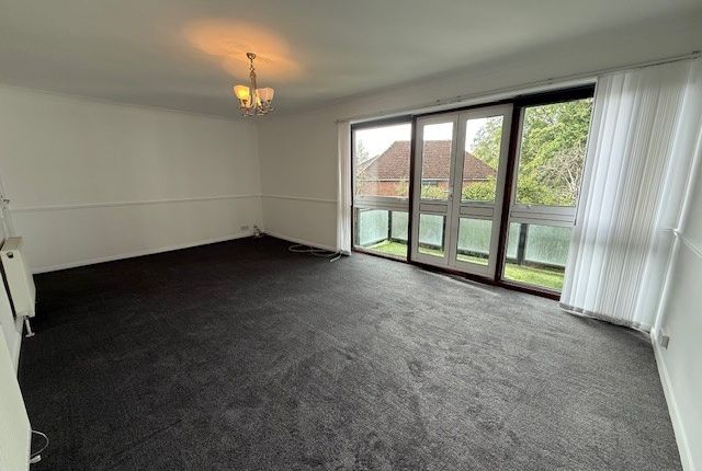 63 West End Court, West End Lane, Stoke Poges photo 2