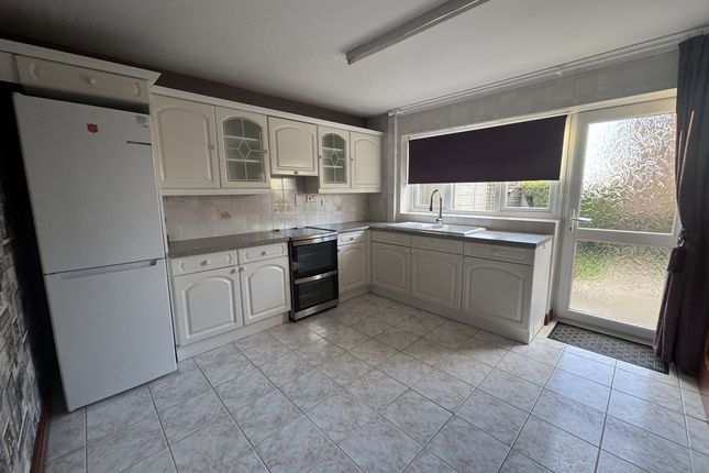 59, Mayfield Road, Southam photo 3