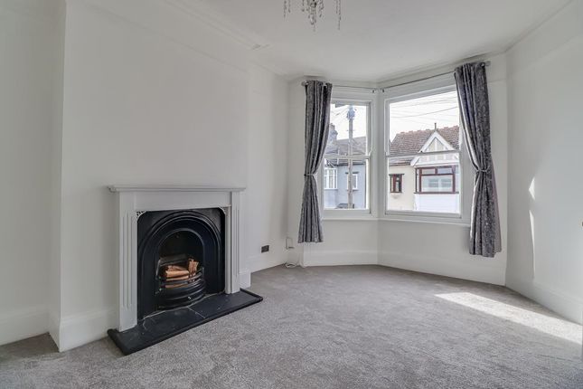 111, Tintern Avenue, Westcliff-on-Sea photo 2