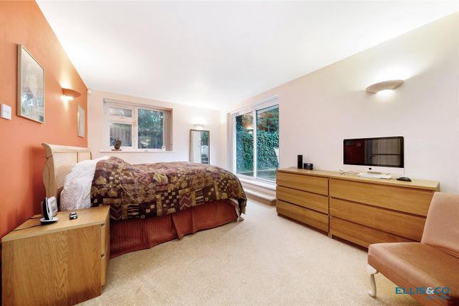 Flat for sale in Holly Park Gardens, Finchley