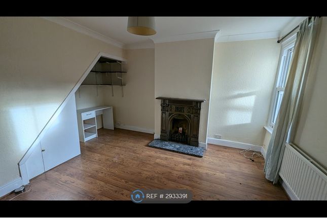Wykeham Road, Farnham photo 4