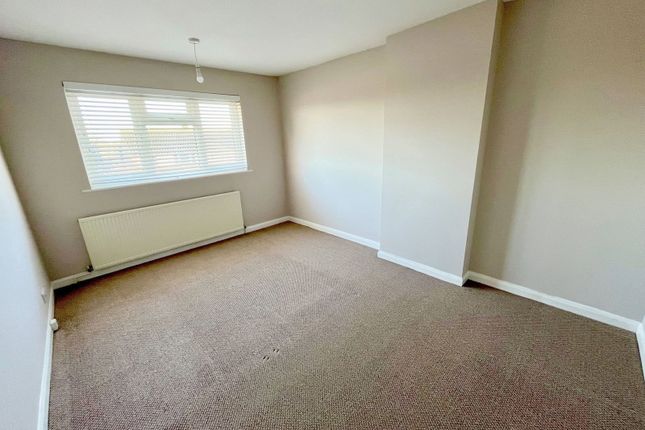53, Homefield Road, Bushey photo 4