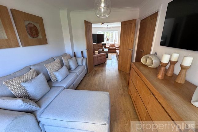 82, Beech Wood Drive, Rhondda Cynon Taff photo 5