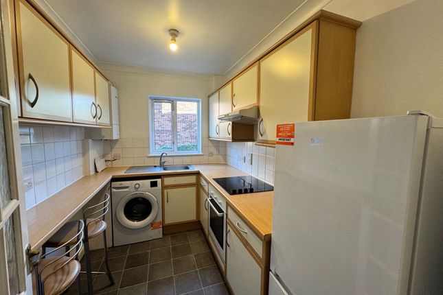 Flat 2, Avery Court, High Wycombe photo 3
