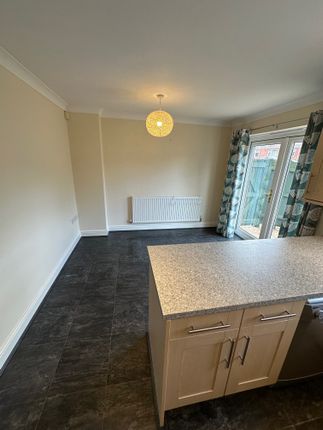 Town house to rent in St. Marys Court, Kenilworth