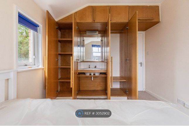 F F Duncombe Road, London photo 2