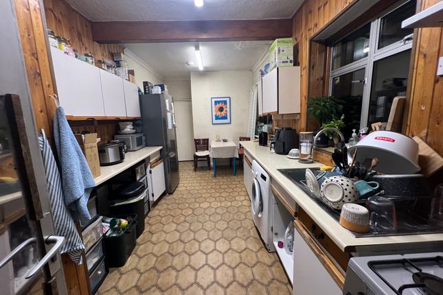 37 , Crescent Rise, London photo 5